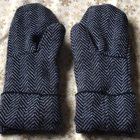 Black and Gray Sweater Mittens - Picture 2 of 3